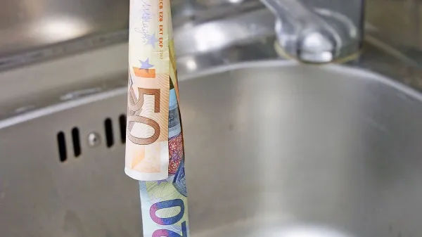 Prve položnice z nižjimi cenami bodo pošiljali od junija naprej. 

