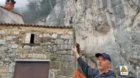 Domačin Dejan Maleševič je zadovoljen, da bodo zdaj 
mirneje spali, saj so na brežine namestili posebne lovilne 
mreže, ki bodo prestregle kamenje. 
