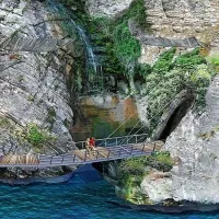  Tako bo videti del kolesarske steze okoli Gardskega jezera,  v 
bližini kraja  Limone sul Garda (na zahodnem delu jezera).

