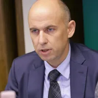 Janez Rebec: 
“Nadejamo se, da bi 
lahko do poletja 
opravili selitev 
proizvodnje. Za delo v 
obratu si želimo 
pridobiti čim več 
lokalnega kadra, nekaj 
pa ga bomo morali 
uvoziti tudi iz Pivke.”