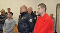   Sodba Alešu Olovcu in Martinu Kovaču, ki ju je okrožno 
sodišče v Krškem septembra lani    obsodilo zaradi grozljivega  
umora  in neupravičenega  slikovnega snemanja, je pravnomočna.