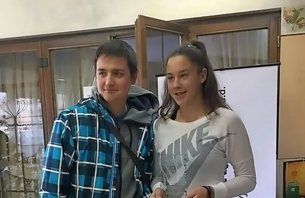 Sheila Glavaš s trenerjem in fizioterapevtom Tinetom Ritterjem po zmagi v Širokem Brijegu.