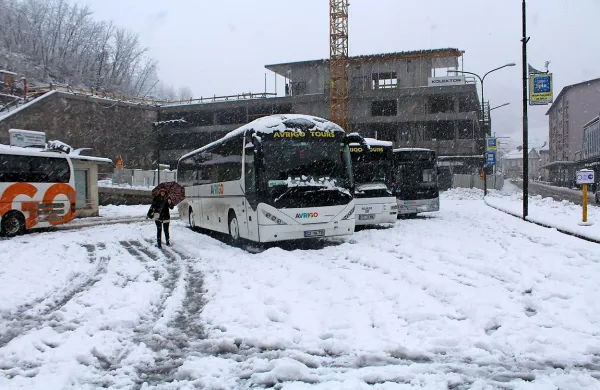 V Idriji se je pri čiščenju cest in javnih površin minuli vikend nekoliko zatikalo, a so bile do večera očiščene skoraj vse.