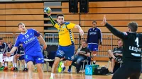 Tilna Sokoliča (z žogo) in koprske soigralce čaka pred potjo na 
Finsko danes še gostovanje v Ribnici, Žiga Mlakar, Urban Lesjak in 
ostali Celjani pa bodo v nedeljo skušali zaustaviti PSG.  