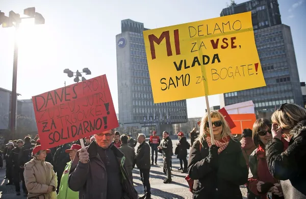 Sindikati, ki delujejo pod okriljem Pergama, so stavkali že januarja 
(na sliki). Prihodnji teden  jim bodo sledili sindikati, ki delujejo pod 
okriljem Konfederacije sindikatov javnega sektorja.