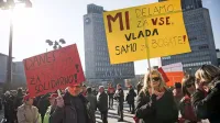 Sindikati, ki delujejo pod okriljem Pergama, so stavkali že januarja 
(na sliki). Prihodnji teden  jim bodo sledili sindikati, ki delujejo pod 
okriljem Konfederacije sindikatov javnega sektorja.