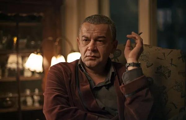 Nebojša Glogovac je nazadnje nastopil v Grlićevem filmu Ustava 
Republike Hrvaške. 