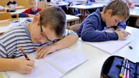 Pouka ne bo, a šole morajo na dan stavke vseeno poskrbeti za 
varstvo  otrok, sporoča ministrstvo za izobraževanje. 