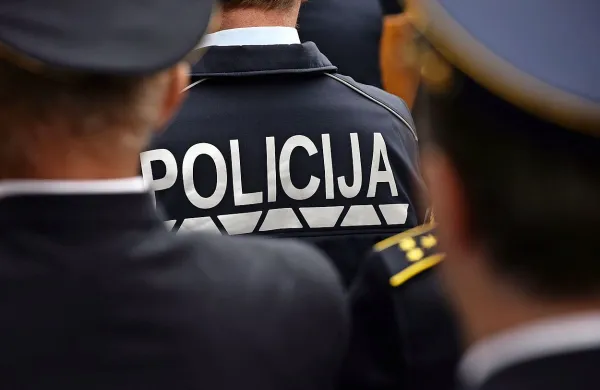 Pomožni policisti so dragocena pomoč redno zaposlenim, še 
posebej v izjemnih razmerah.