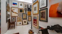 Hodnik kot galerija 
sodobne umetnosti.