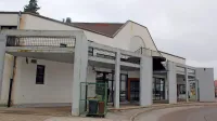 Tako na postojnski občini kot v družbi Avrigo priznavajo, da  stavba 
avtobusne postaje  “ne kaže ravno najboljše slike”.