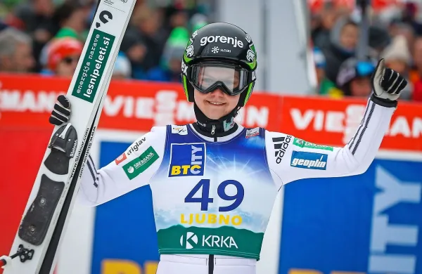 Bo Ema Klinec s sotekmovalkami danes popoldne tudi tako dobre 
volje?