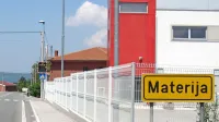  Občina Hrpelje-Kozina je Prostovoljnemu gasilskemu društvu 
Materija zagotovila zemljišče in denar za razširitev garaže. 