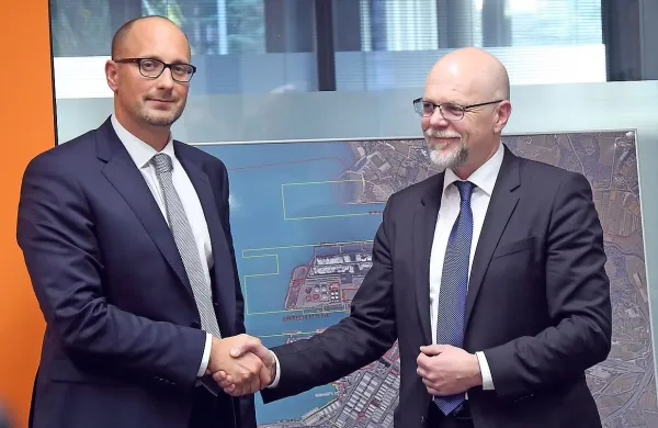 Uroš Ilić in Dimitrij Zadel je od nedavna novi vodilni tandem v Luki 
Koper; prvi kot šef nadzornikov, drugi kot šef uprave.