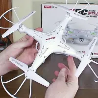 Dron - igrača