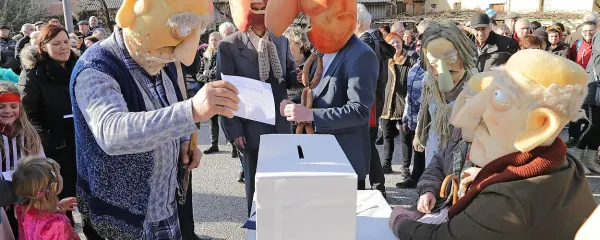 Volili so tako “upokojenci” kot tudi prisotno občinstvo.
