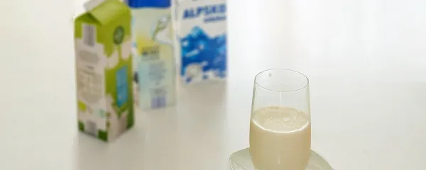 Glukoza v mleku brez laktoze je tri- do petkrat slajša od laktoze, 
zato je mleko brez laktoze slajše od navadnega mleka.