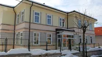 Najdražje bodo  sanacije obeh postojnskih šol in centralnega vrtca, 
najcenejša pa vrtčevske enote Zmajček, kjer pa bodo z njo dosegli 
več kot polovične prihranke. 