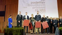 Bloudkova priznanja v rokah nagrajencev