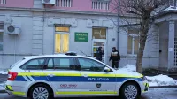 Policisti so prijeli osumljenega, ki naj bi oropal  hranilnico.