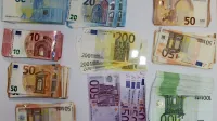 Kriminalisti so pri bosanskem državljanu v Postojni našli še več kot 
20.000 evrov naropanega denarja in skromen starejši avto.