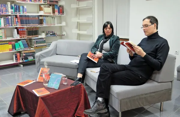 Marcello Potocco je prebiral pesmi iz najnovejše pesniške zbirke 
Poznam te črne stvari.