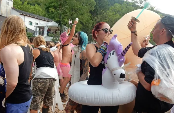  Tolminci podpirajo festivale, ki veliko prinašajo, treba pa bo imeti 
v mislih kritično mejo.   