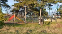 Kamp bi zgradili na robu vasi Sela na Krasu, kjer že imajo igrišče 
za nogomet in košarko, balinišče in otroško igrišče.