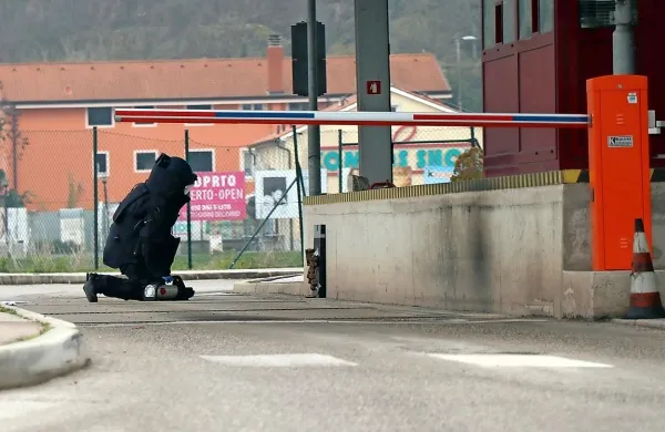 Pripadniki enote za protibombno zaščito so konec januarja na 
mejnem prehodu Dragonja ugotovili, da v tulcih ni bilo eksploziva. 