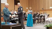 Zlata znaka sta šla včeraj v roke poveljnika novogoriških poklicnih gasilcev Simona Vendramina ...