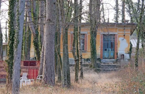V staro menzo so dolga leta hodili komenski delavci.