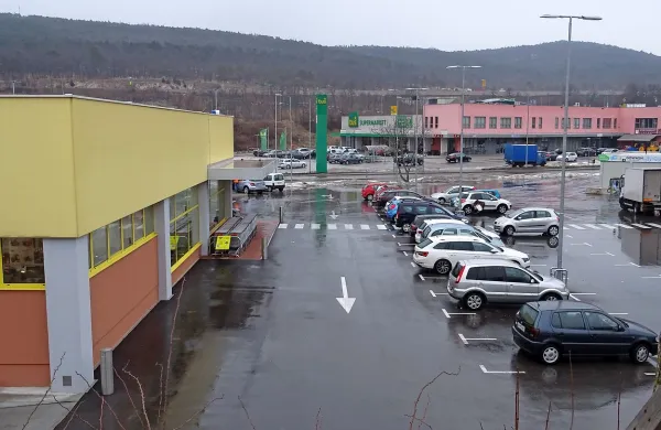 O znižanju komunalnega prispevka za nestanovanjsko gradnjo naj 
bi v prihodnje od primera do primera odločal občinski svet.