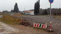 Parkirišče ob parkirni hiši na Arzah bodo predvidoma uredili do 
konca maja. 