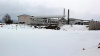 Publicus načrtuje gradnjo južno od nekdanje Javorjeve tovarne 
Furnirja, med glavno cesto in železnico.