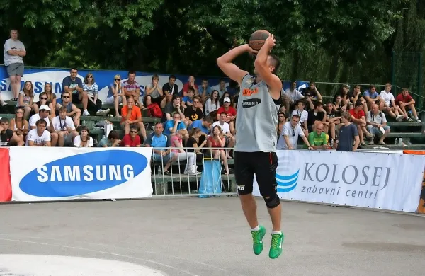 Atraktivna ulična košarka je tudi novi olimpijski šport.