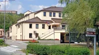V Dom na Vidmu, v katerem je zdaj zasedenih le dobra polovica 
prostorov, se bodo avgusta preselili upravna enota, zavod za 
zaposlovanje in center za socialno delo.

