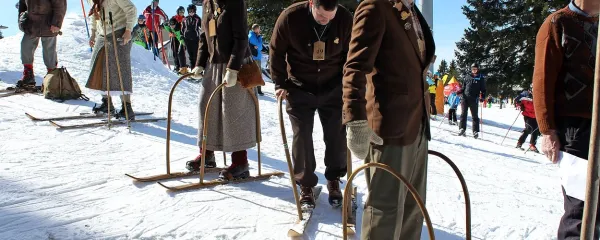 Novaški lok smučarji so manj množični, a zagotavljajo, da bodo 
tradicijo ohranili. 