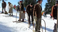 Novaški lok smučarji so manj množični, a zagotavljajo, da bodo 
tradicijo ohranili. 