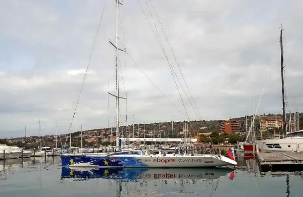 Od včeraj je Mišičeva jadrnica Adriatic Europa privezana v 
portoroški marini.