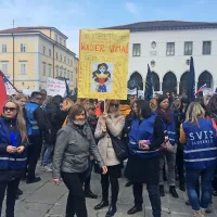 Učitelji in vzgojitelji na protestnih shodih, tudi v Kopru