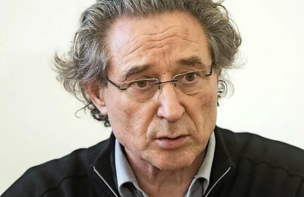 Branimir Štrukelj 

“Vztrajali bomo, da vlada 
sprejme, kar so se pooblaščeni vladni pogajalci 
pri polni zavesti dogovorili s Svizom, pa tega niso parafirali.”