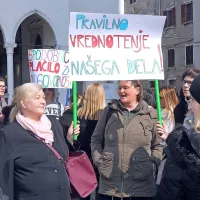 Stavkajoči želijo, da bi vlada pravilno ovrednotila njihovo delo.
