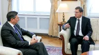 Miro Cerar je predsedniku Borutu Pahorju pojasnil odločitev o 
odstopu z mesta predsednika vlade. 