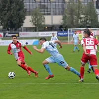 Mark Gulič (v modro-belem dresu) je proti Aluminiju dosegel svoj drugi  gol v letošnji prvenstveni sezoni.  