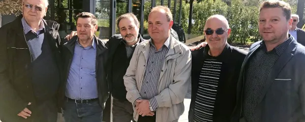S predstavitve vodnika Flos Olei v Novigradu (z leve): Boris 
Sabadin, Janko Bočaj, Marco Oreggia, Franc Morgan, Miran 
Adamič in koprski podžupan Peter Bolčič.   
