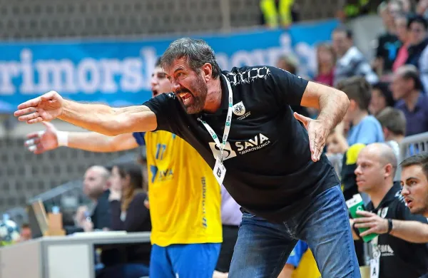 Bo Veselin Vujović dirigiral koprskim rokometašem tudi v prihodnji sezoni?