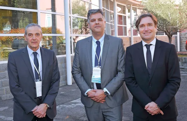 Glavnina organizacijskega odbora tečaja osteotomije (z leve): Radoslav Marčan, Ronald van Heerwaarden in Bogdan Ambrožič.  