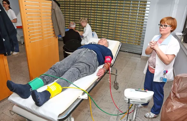 Z meritvijo gleženskega indeksa ugotovijo pretočnost žil.