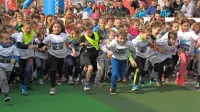 Najmlajši se bodo s starta pognali uro pred odraslimi.