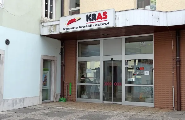 V Krasovi prodajalni v Sežani (na fotografiji) so konec tedna že 
opravili inventuro.